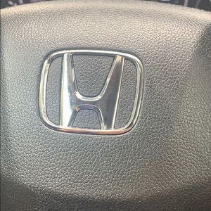 Meet your Posher, Akia